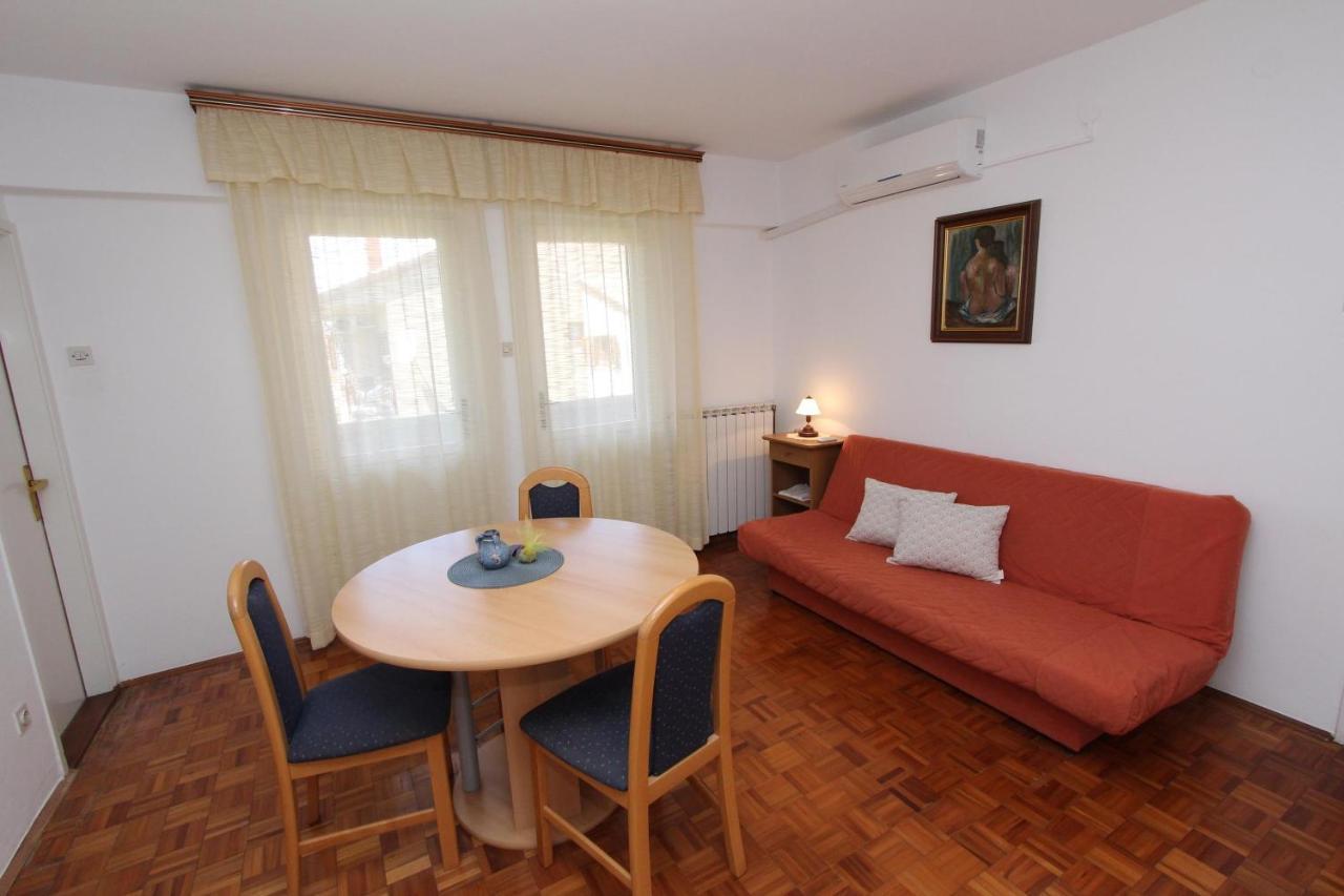 Rooms And Apartments Dino 罗维尼 外观 照片