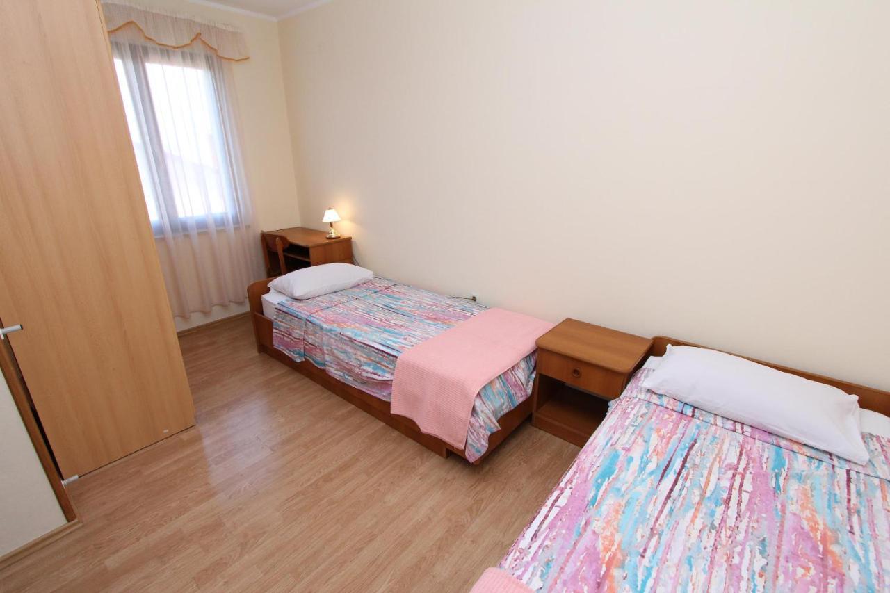 Rooms And Apartments Dino 罗维尼 外观 照片
